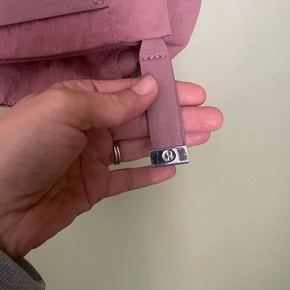 Lululemon mauve purple Crossbody Bag - Picture 2 of 11